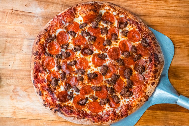 Italian pizza with tomato sauce
